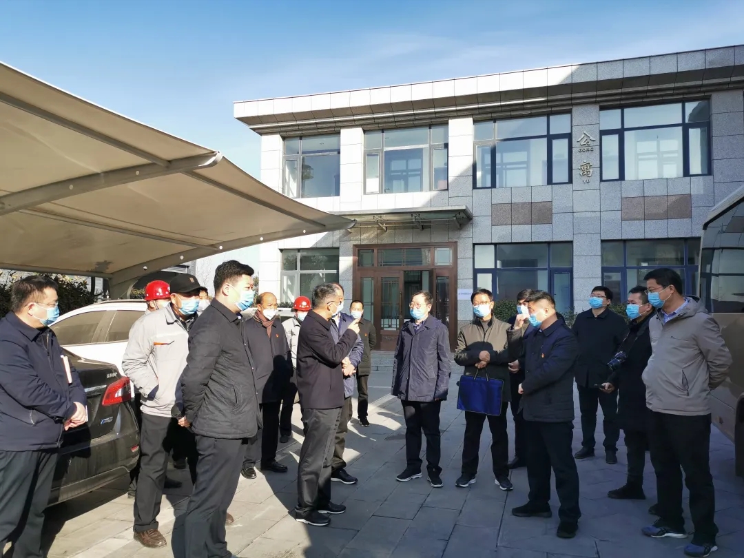 新密市委副書記、市長張紅偉一行蒞臨鄭州建信指導(dǎo)企業(yè)復(fù)工和疫情防控工作